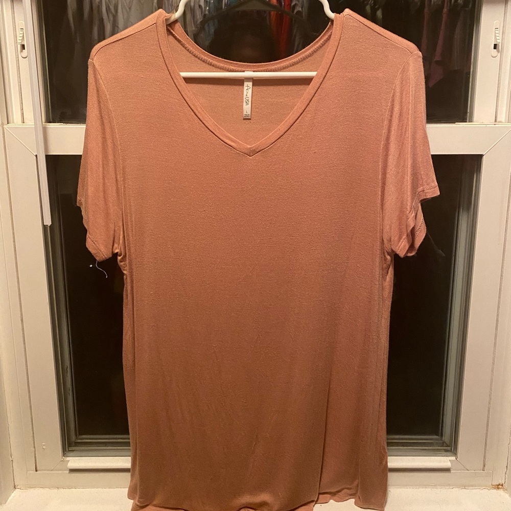 Large V-neck pink shirt